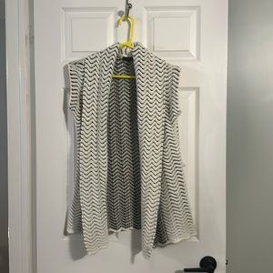 Dex size small open sweater vest with belt